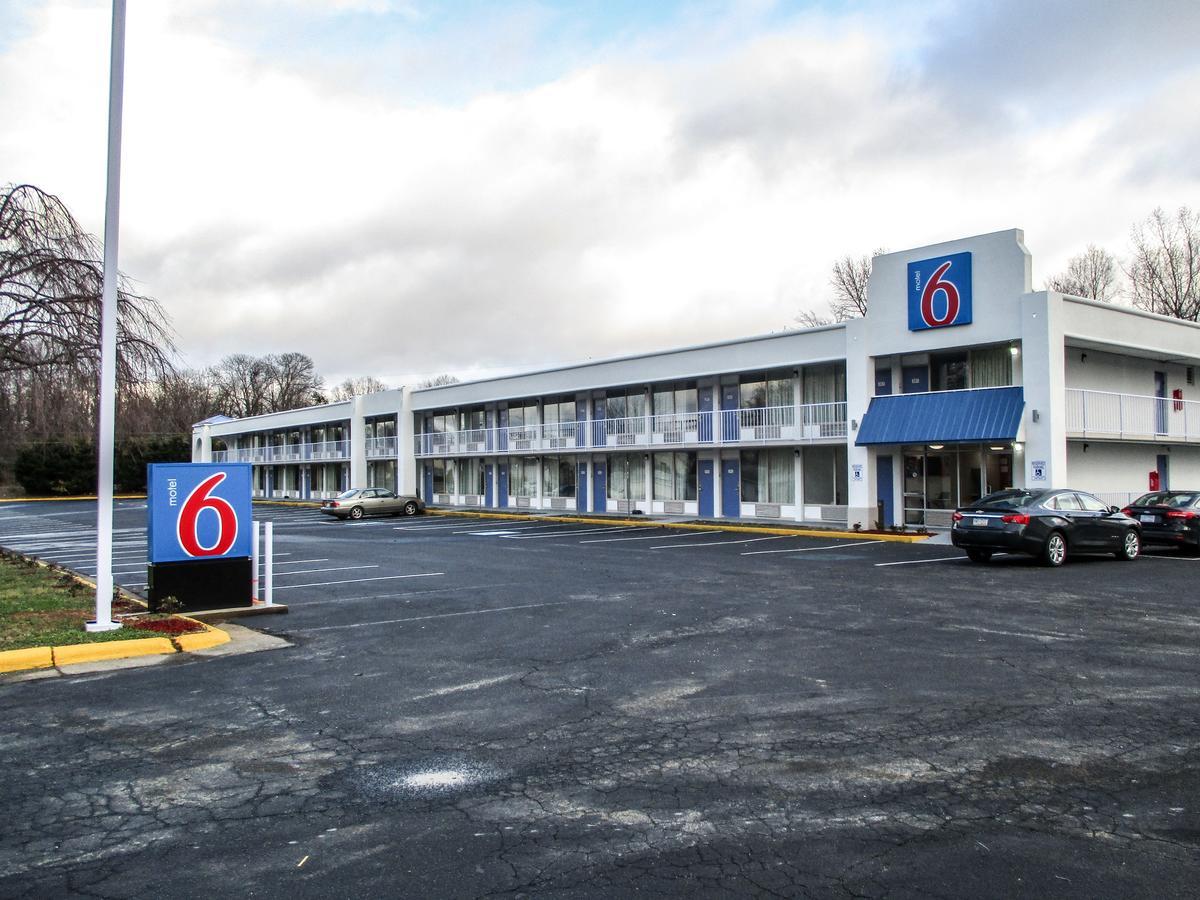 Econo Lodge آشبورو المظهر الخارجي الصورة